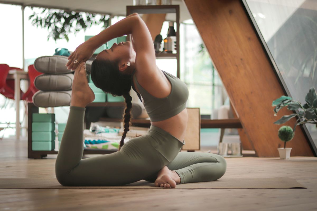 Yoga Bukser for Kvinder: Vælg de Rette til Din Praksis