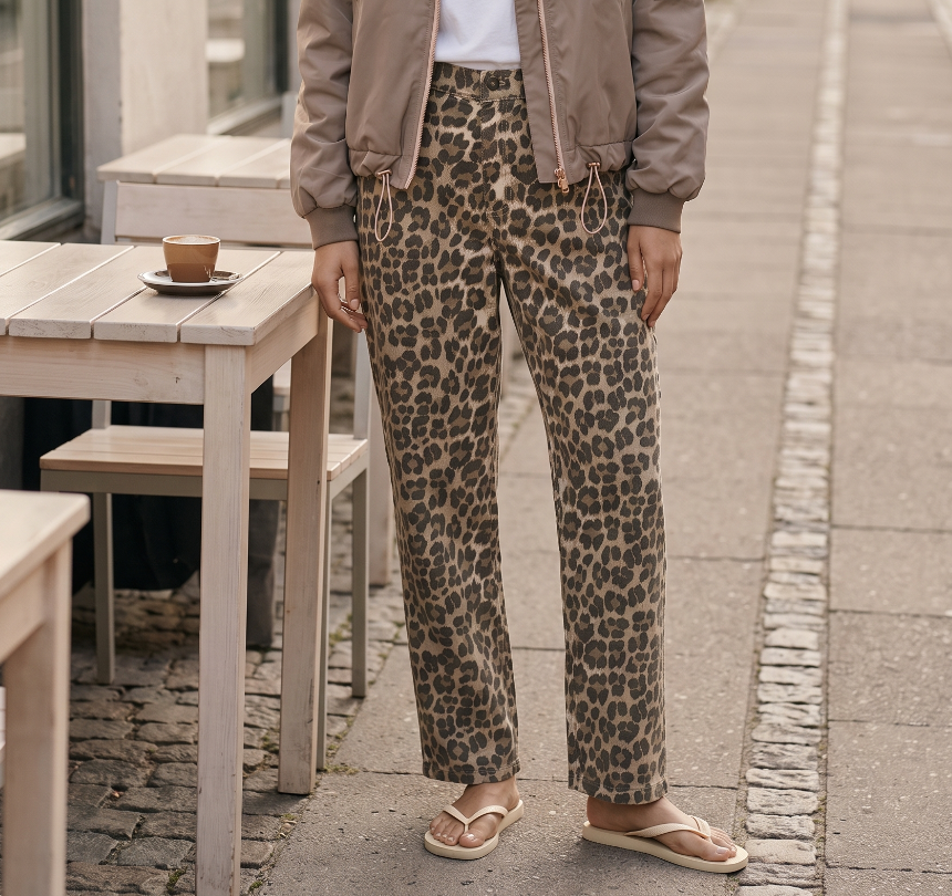 HALLE LEO - Leo